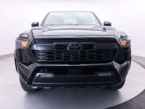 Used 2025 Toyota Tacoma TRD Off-Road AWD/4WD image 12