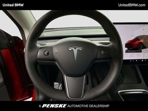 Used 2022 Tesla Model Y Long Range image 6
