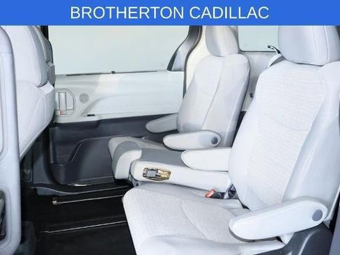 Used 2022 Toyota Sienna LE FWD image 30
