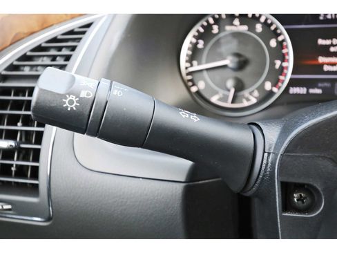 Used 2024 Nissan Armada SL image 19