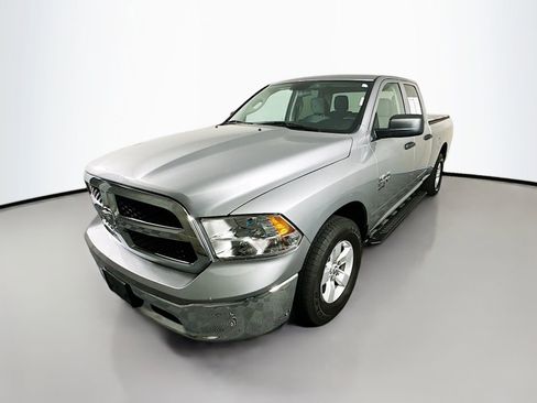 Used 2024 RAM 1500 Classic SLT AWD/4WD image 3