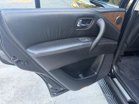 Used 2017 INFINITI QX80 4WD w/ All Season Package image 18