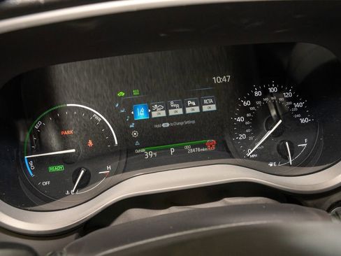 Used 2025 Toyota Sienna XLE image 18