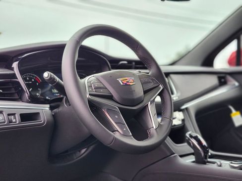New 2026 Cadillac XT5 Luxury w/ LPO, Floor Liner Package image 17
