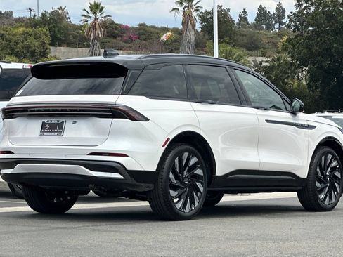 New 2026 Lincoln Nautilus Reserve w/ Jet Appearance Package AWD/4WD image 3