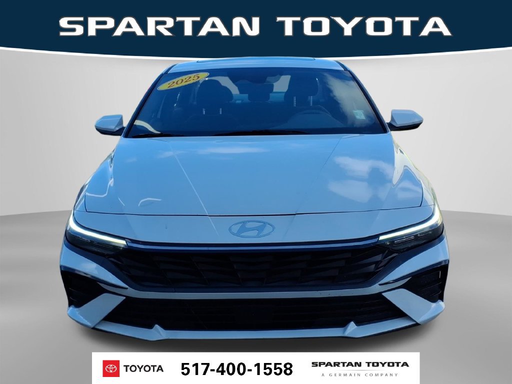 Used 2025 Hyundai Elantra SEL FWD image 3