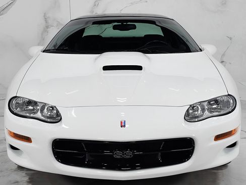 Used 2000 Chevrolet Camaro Z28 w/ SS Performance/Appearance Pkg image 13