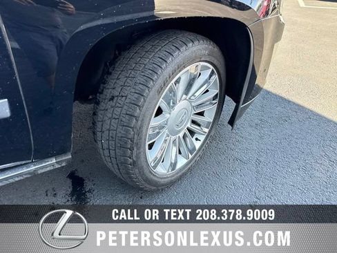 Used 2019 Cadillac Escalade ESV Platinum AWD/4WD image 11