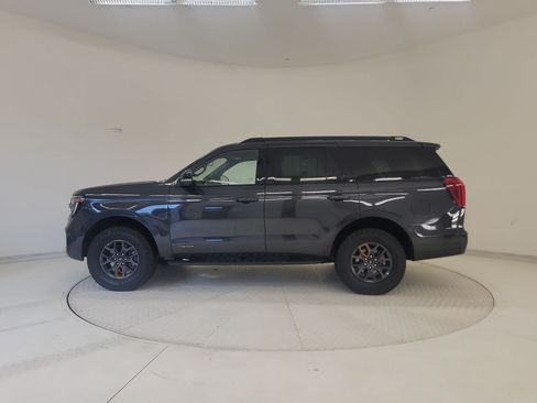 Used 2025 Ford Expedition Tremor AWD/4WD image 2