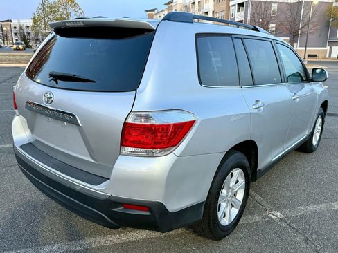 Used 2012 Toyota Highlander SE image 6