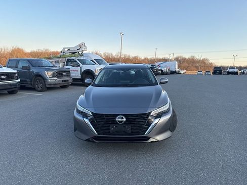 Used 2024 Nissan Sentra SV image 2