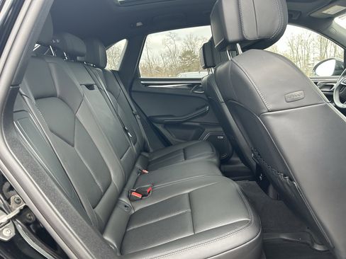 Used 2022 Porsche Macan image 24