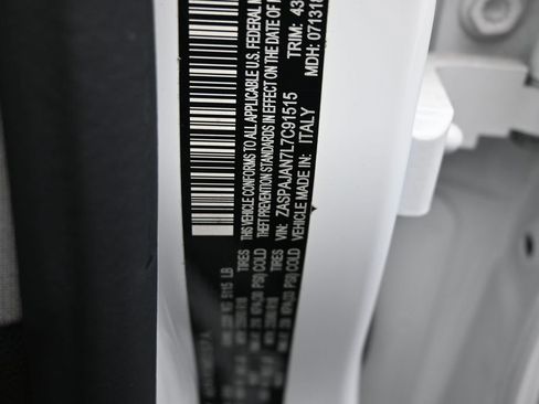 Used 2020 Alfa Romeo Stelvio image 9