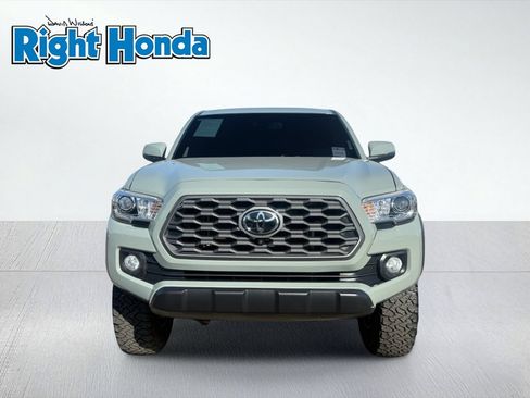 Used 2023 Toyota Tacoma TRD Off-Road w/ Advanced Technology Package AWD/4WD image 5