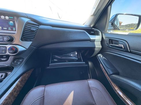 Used 2020 Chevrolet Suburban Premier w/ Premier Plus Edition image 23