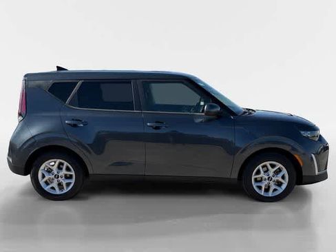 Used 2023 Kia Soul LX w/ LX Technology Package image 6