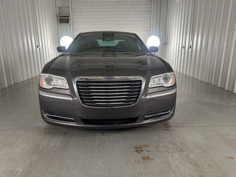 Used 2014 Chrysler 300 image 2