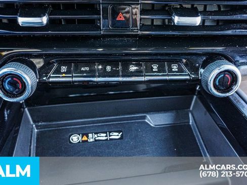 Used 2025 Chevrolet Suburban Z71 AWD/4WD image 44