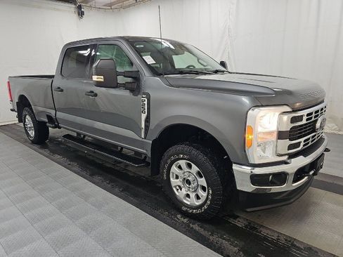 Used 2023 Ford F250 XLT image 3