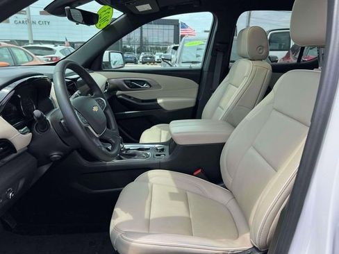 Certified 2023 Chevrolet Traverse Premier AWD/4WD image 17