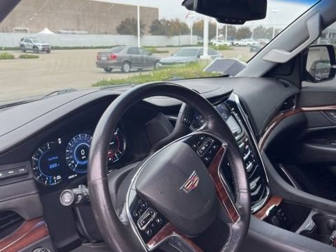Used 2016 Cadillac Escalade Premium image 14