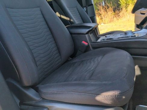 Used 2020 Ford Explorer XLT image 20