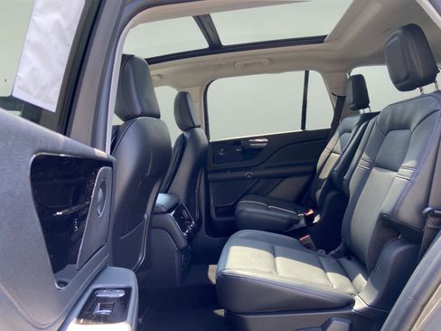 New 2025 Lincoln Aviator AWD w/ Equipment Group 101A image 9