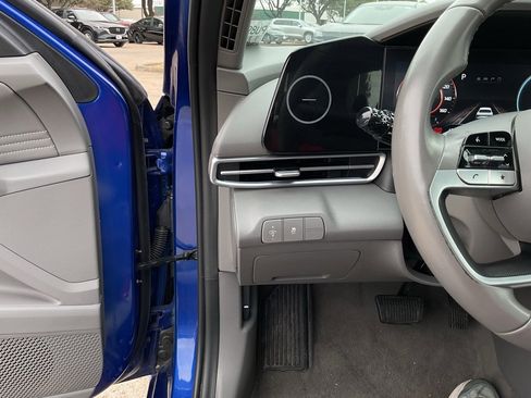 Used 2025 Hyundai Elantra SEL image 28