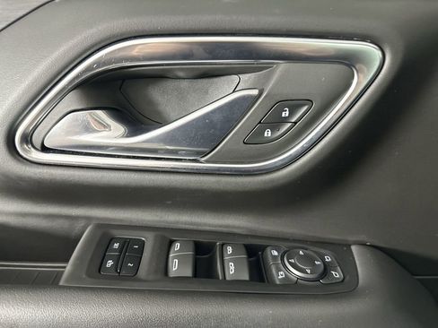 Used 2023 GMC Yukon SLT w/ SLT Premium Package image 26