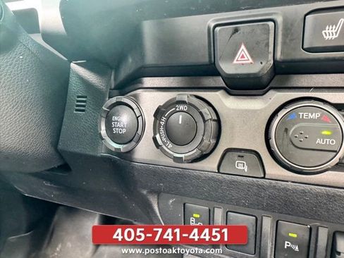 Used 2021 Toyota Tacoma TRD Off-Road w/ TRD Premium Off Road Package AWD/4WD image 21