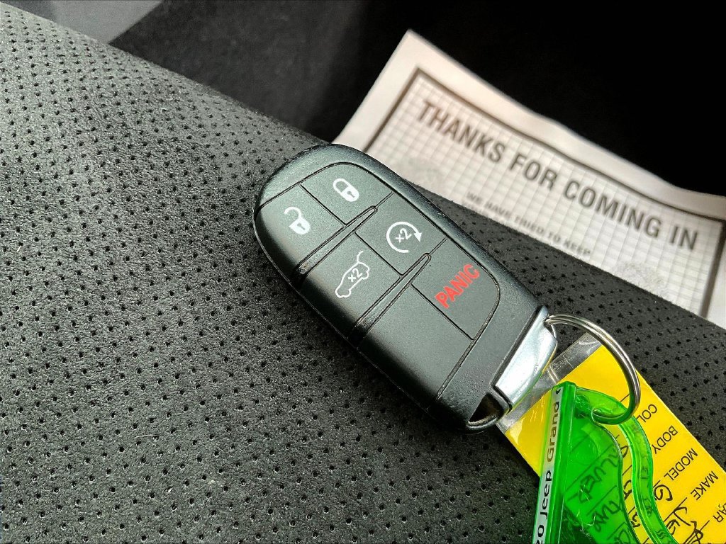 Used 2020 Jeep Grand Cherokee Altitude AWD/4WD image 35
