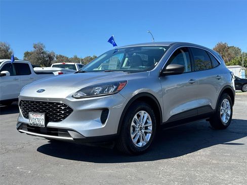Certified 2022 Ford Escape SE image 4