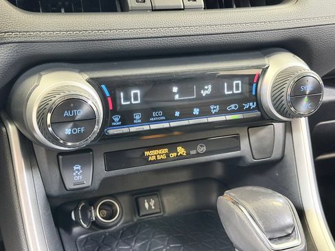 Used 2019 Toyota RAV4 XLE Premium FWD image 49