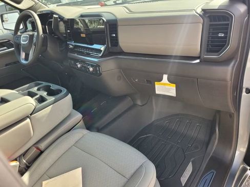 New 2026 GMC Sierra 1500 SLE image 18