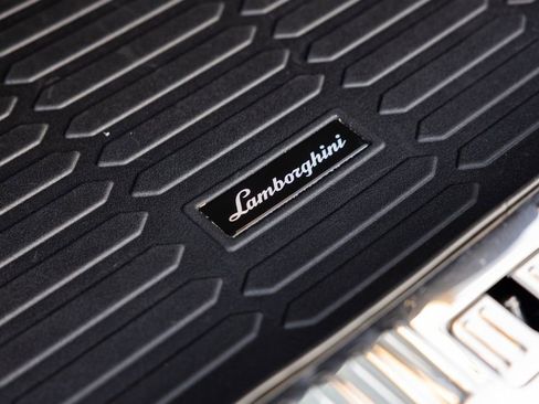 Used 2023 Lamborghini Urus Performante image 57