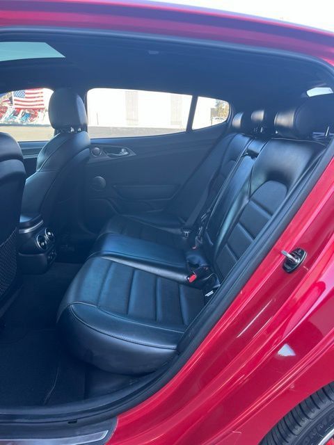 Used 2018 Kia Stinger GT2 AWD/4WD image 31