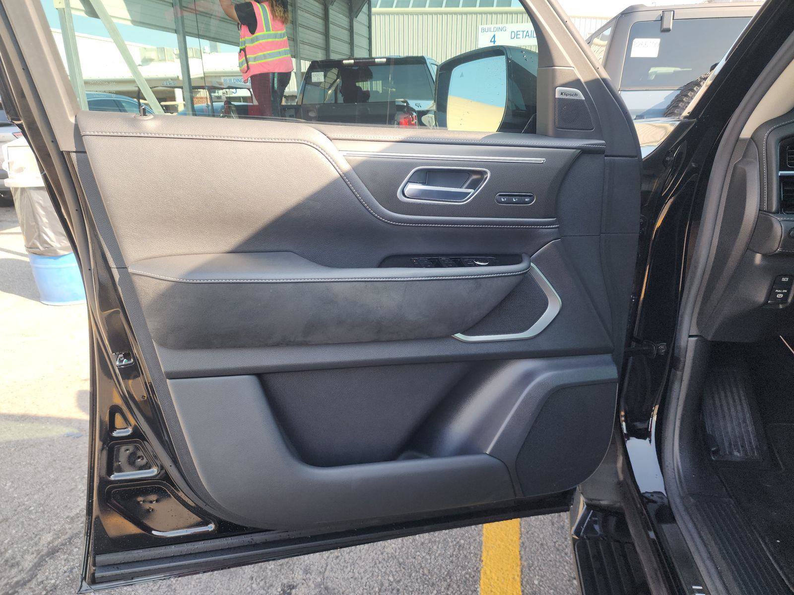 Certified 2025 INFINITI QX80 Luxe RWD image 9