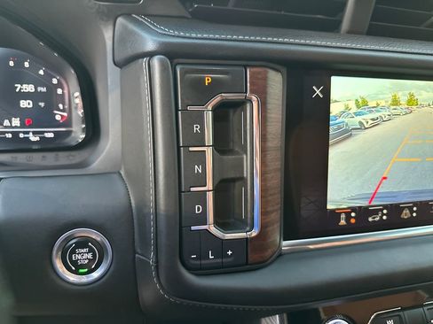 Used 2023 GMC Yukon XL Denali Ultimate AWD/4WD image 29