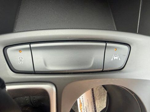 Used 2025 Chevrolet Trax LS w/ LS Convenience Package FWD image 16