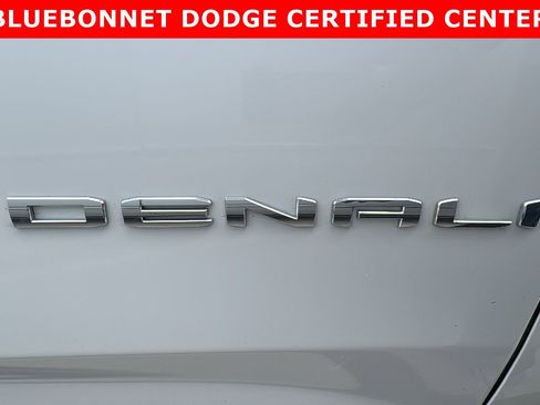 Used 2022 GMC Yukon Denali AWD/4WD image 10
