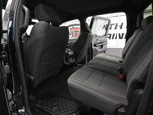 Used 2022 RAM 1500 Big Horn AWD/4WD image 42