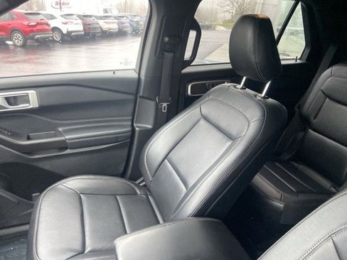 Certified 2020 Ford Explorer XLT w/ Equipment Group 202A image 27