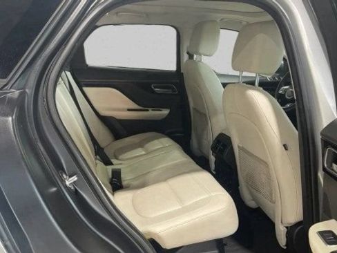 Used 2017 Jaguar F-PACE Prestige AWD/4WD image 18