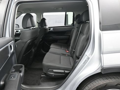 Used 2025 Hyundai Santa Fe SE FWD image 30