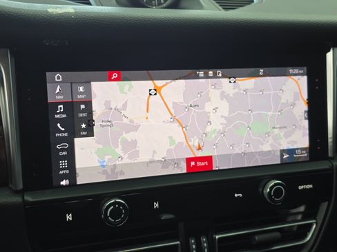 Used 2023 Porsche Macan Turbo image 21