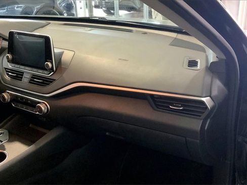 Used 2022 Nissan Altima 2.5 SV image 15