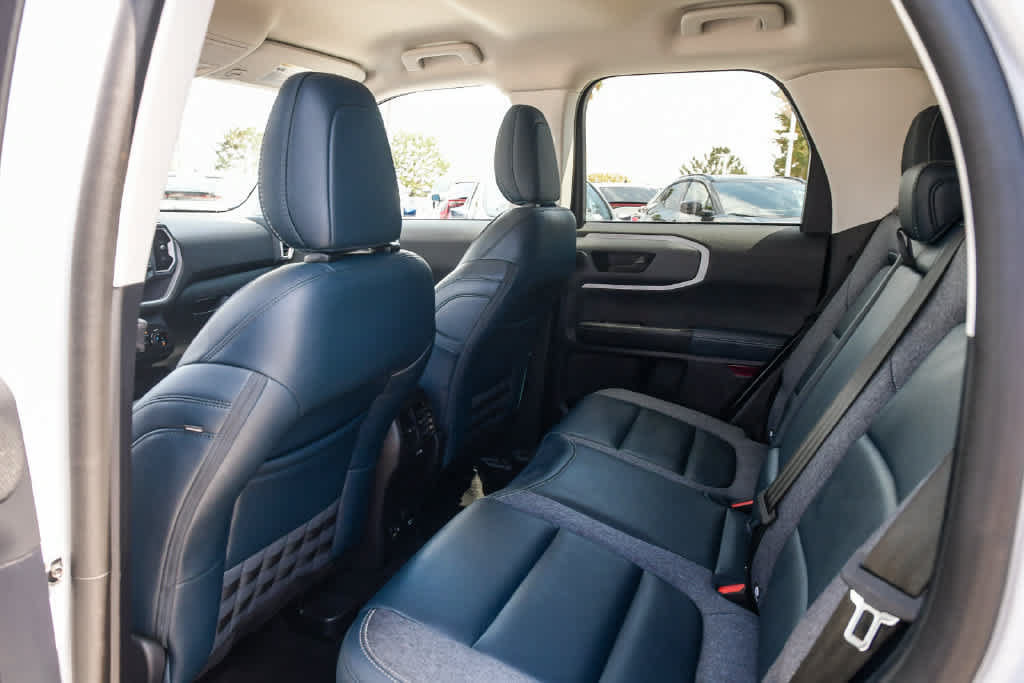 Used 2024 Ford Bronco Sport Outer Banks w/ Tech Package AWD/4WD image 17
