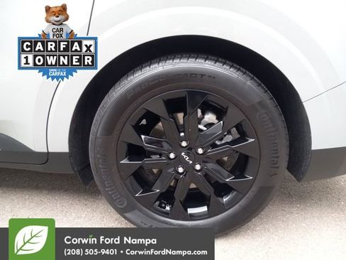 Used 2024 Kia Carnival SX Prestige image 32
