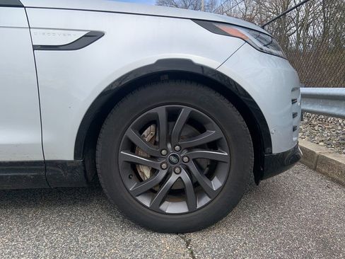 Used 2023 Land Rover Discovery S R-Dynamic image 11