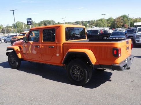 New 2025 Jeep Gladiator Sport image 9